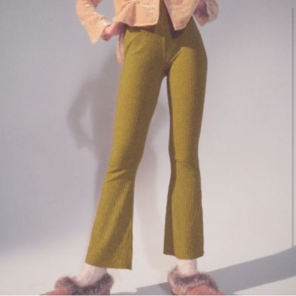 Urban Outfitters Green High Waisted Ribbed Cropped Flare Pants Size Large